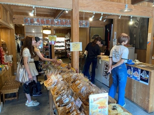 まち散策の様子