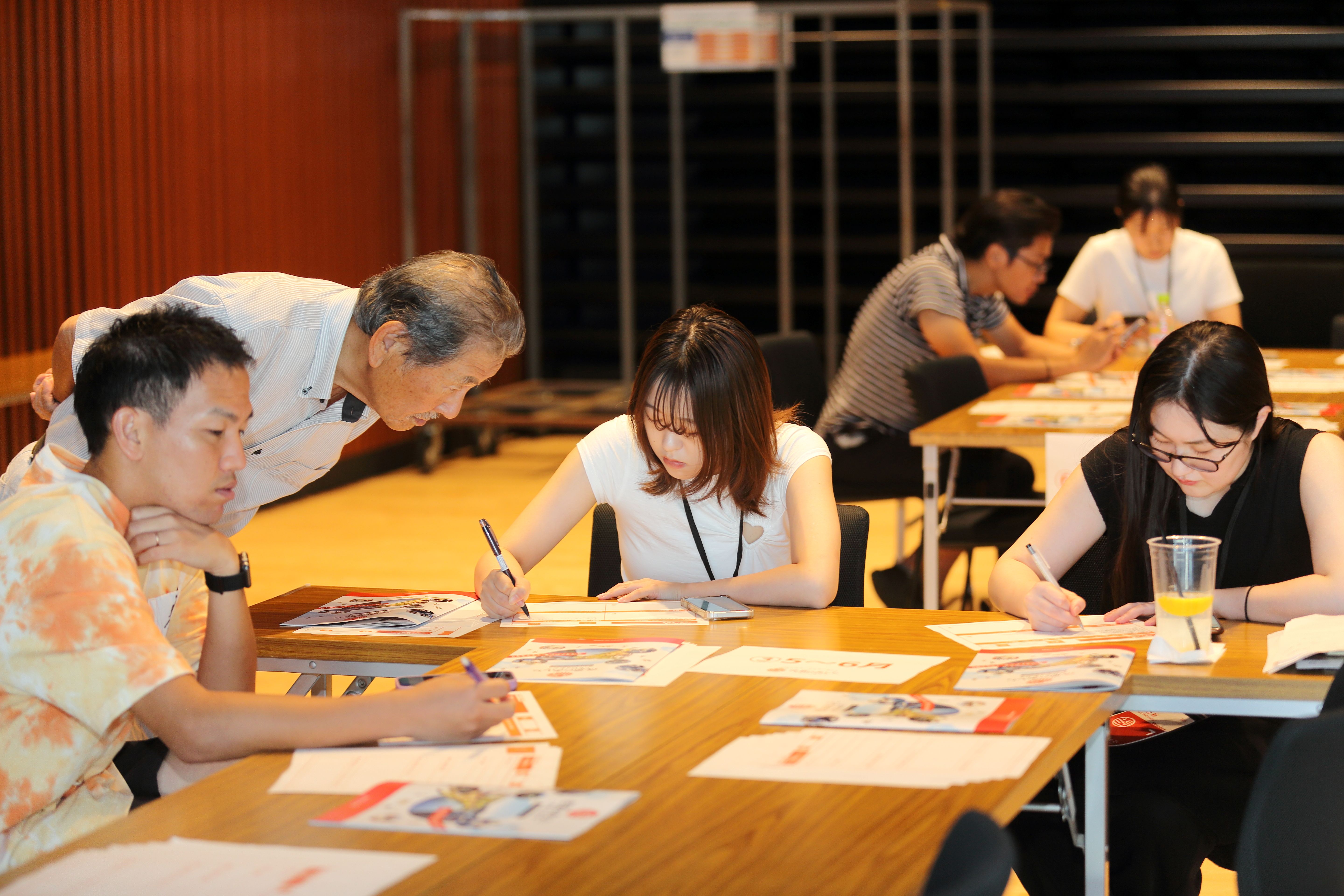 佐原のあした_ワークに取り組む受講生